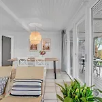 3 Bedroom Gorgeous In 別荘 *
