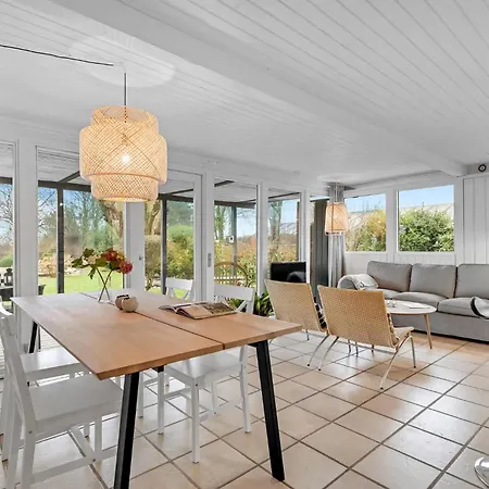3 Bedroom Gorgeous In 펜션