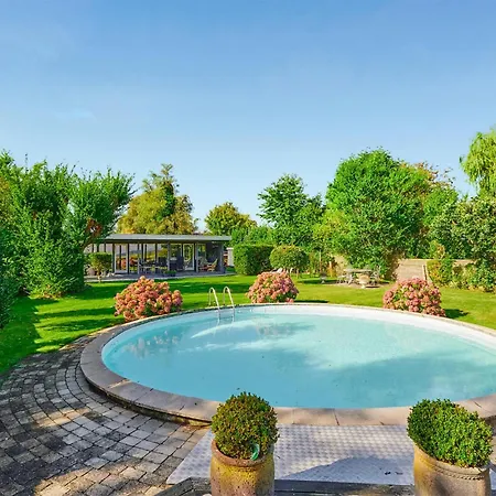 3 Bedroom Gorgeous In 펜션 *